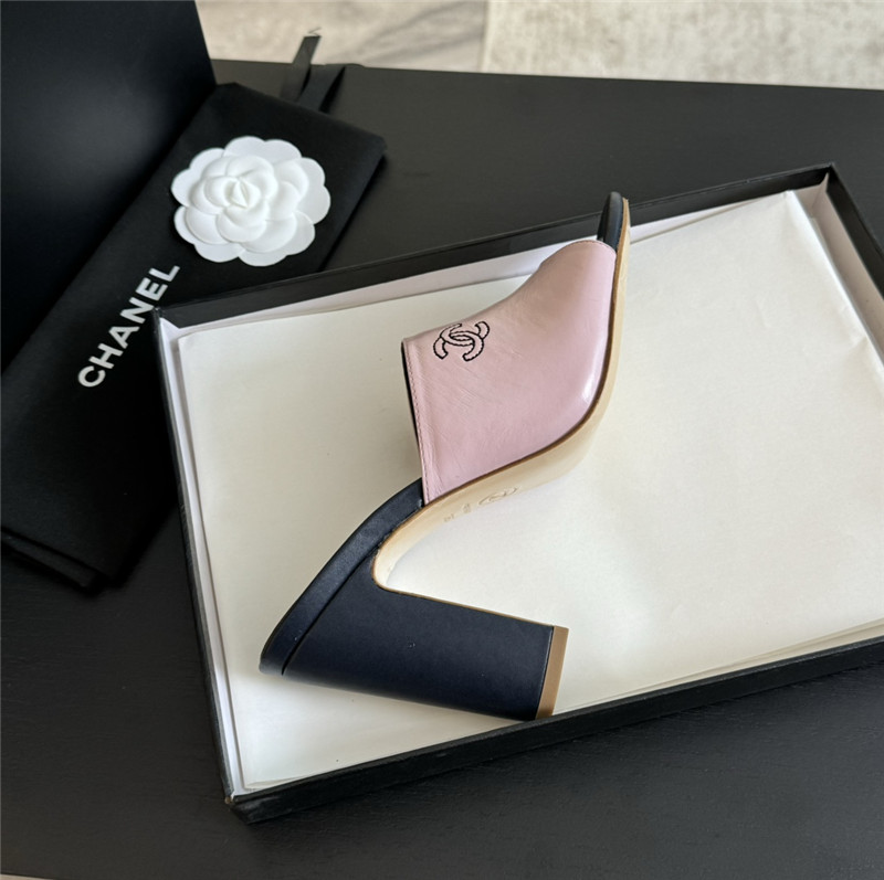 Ch**el pink pattern chunky heel mule sandals