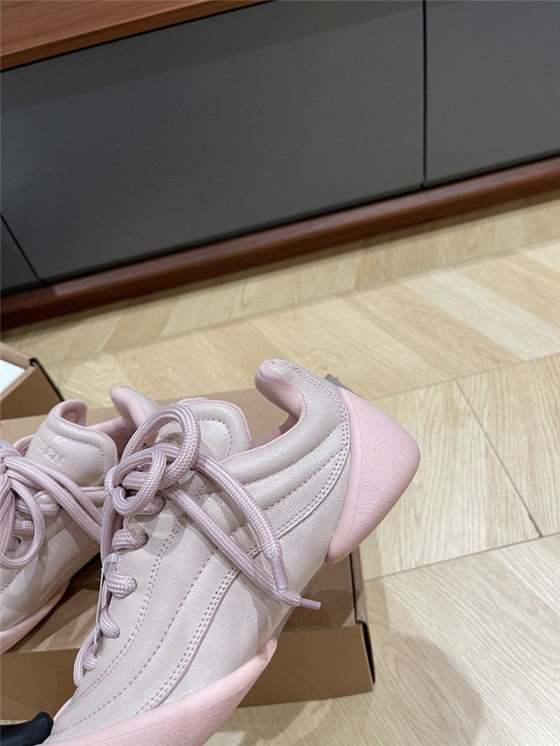 a1exa*der Mcqv*en flexion sneakers pink