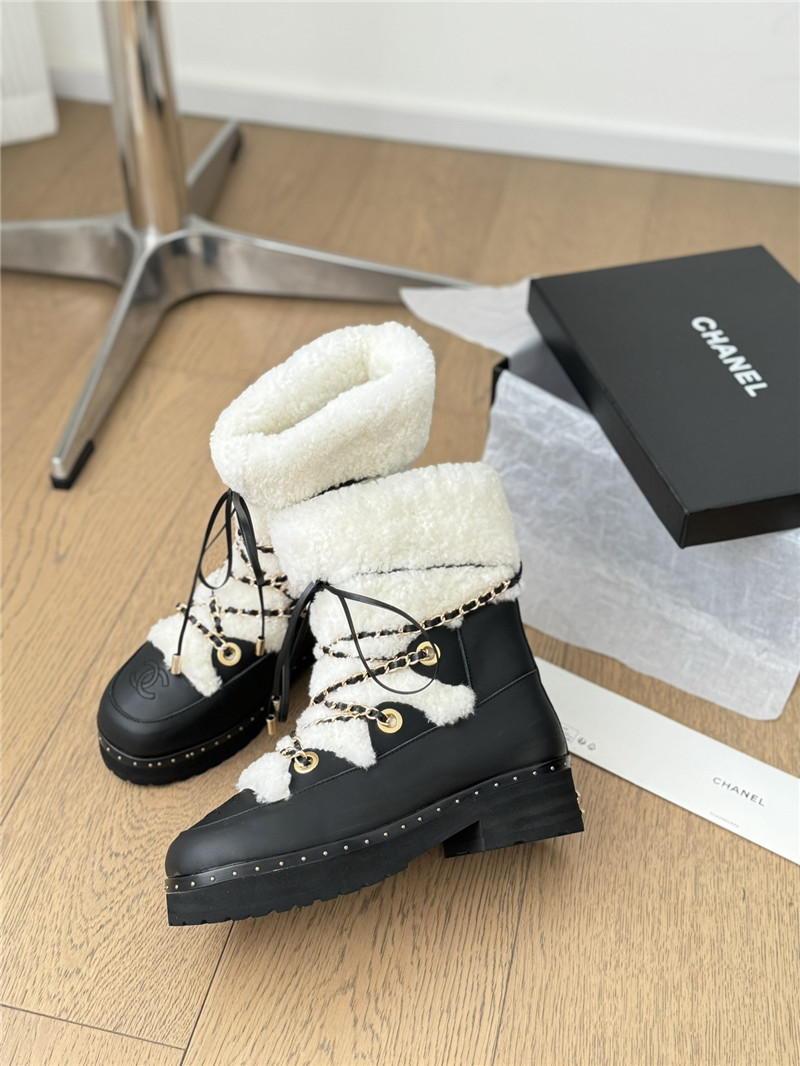 Ch**el white calfskin wool snow boots
