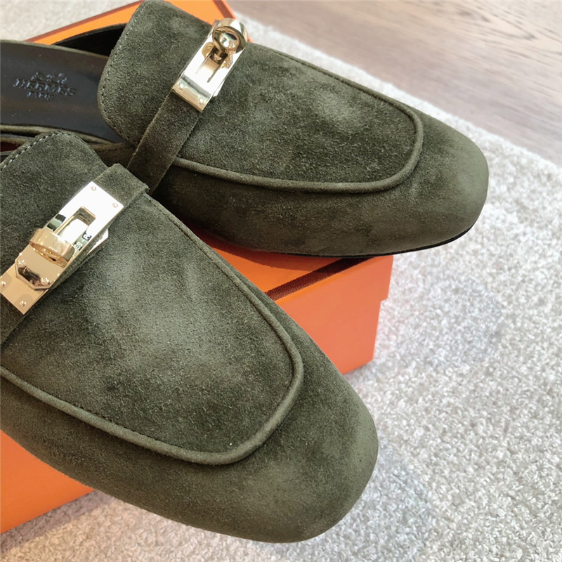 H**me5 kelly buckle oz mule in vert forêt suede