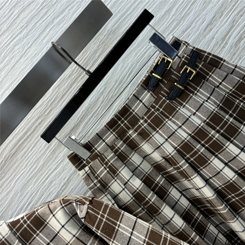 M1um1u jacket + leather button pleated skirt