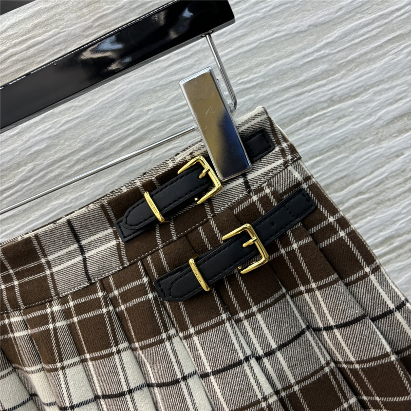 M1um1u jacket + leather button pleated skirt