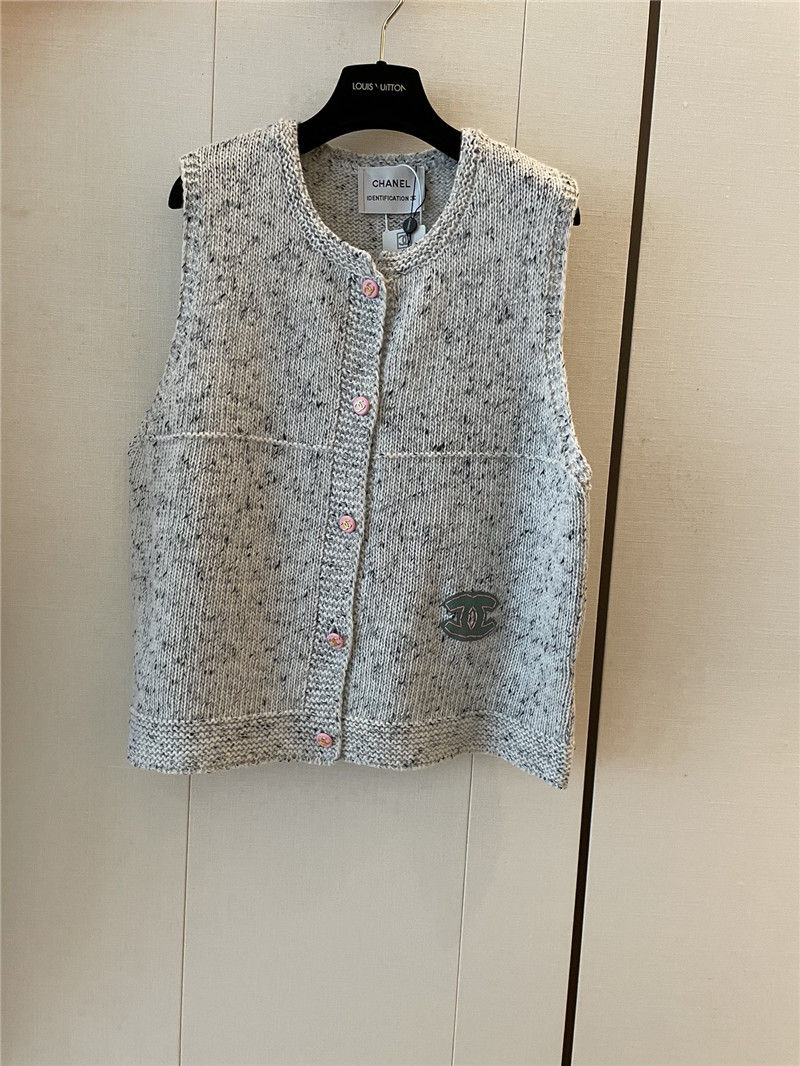 Ch**el vest