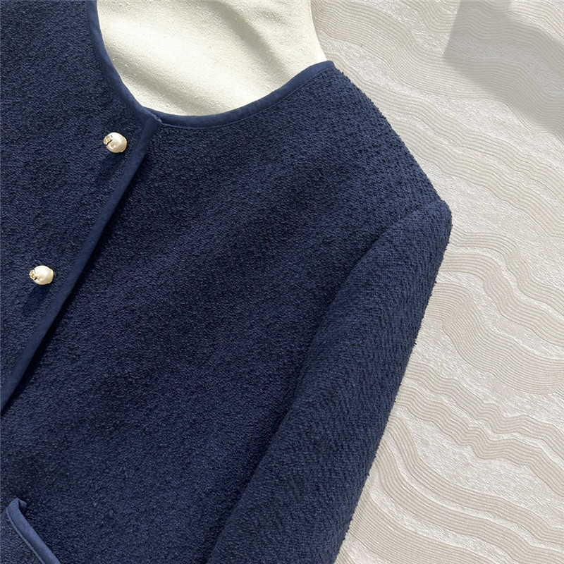 D10r crew neck small coat