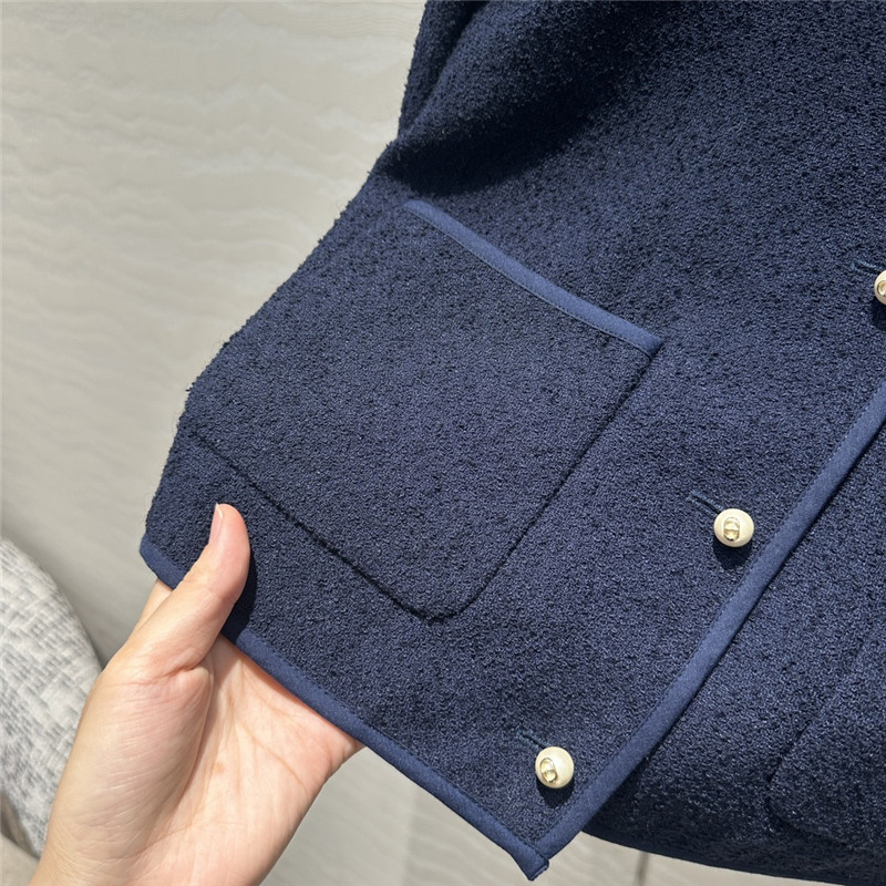 D10r crew neck small coat