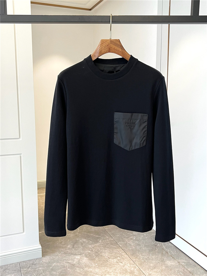 Pra*a solid color t-shirt