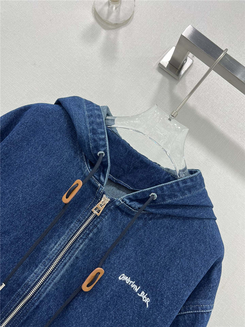 D10r hooded zip-up jacket