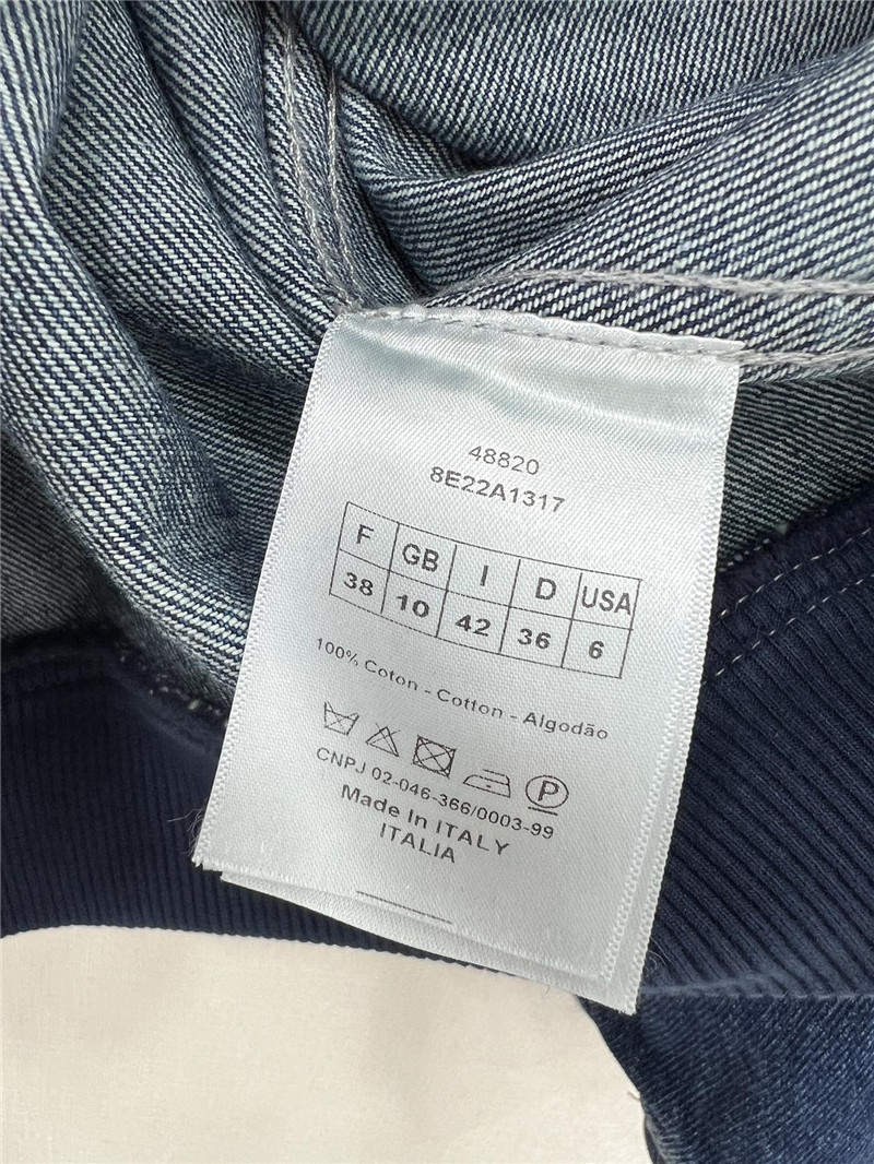 D10r hooded zip-up jacket