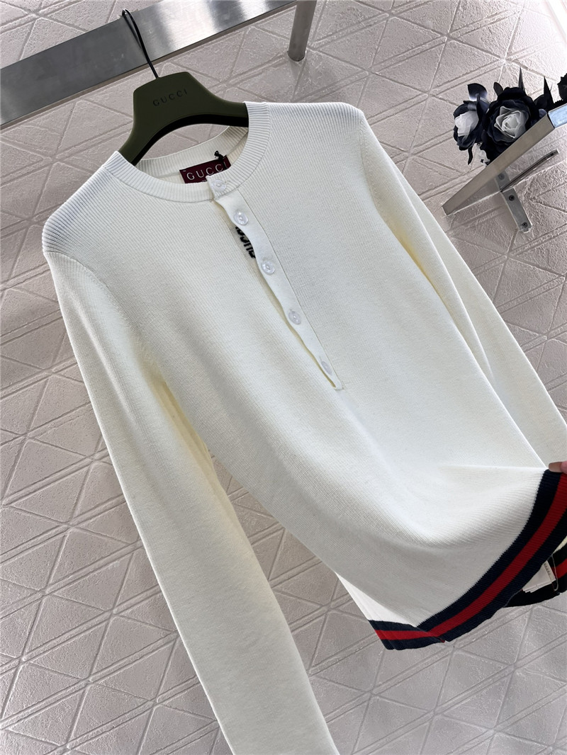 Gvc*1 stripe hem rib wool pullover in white