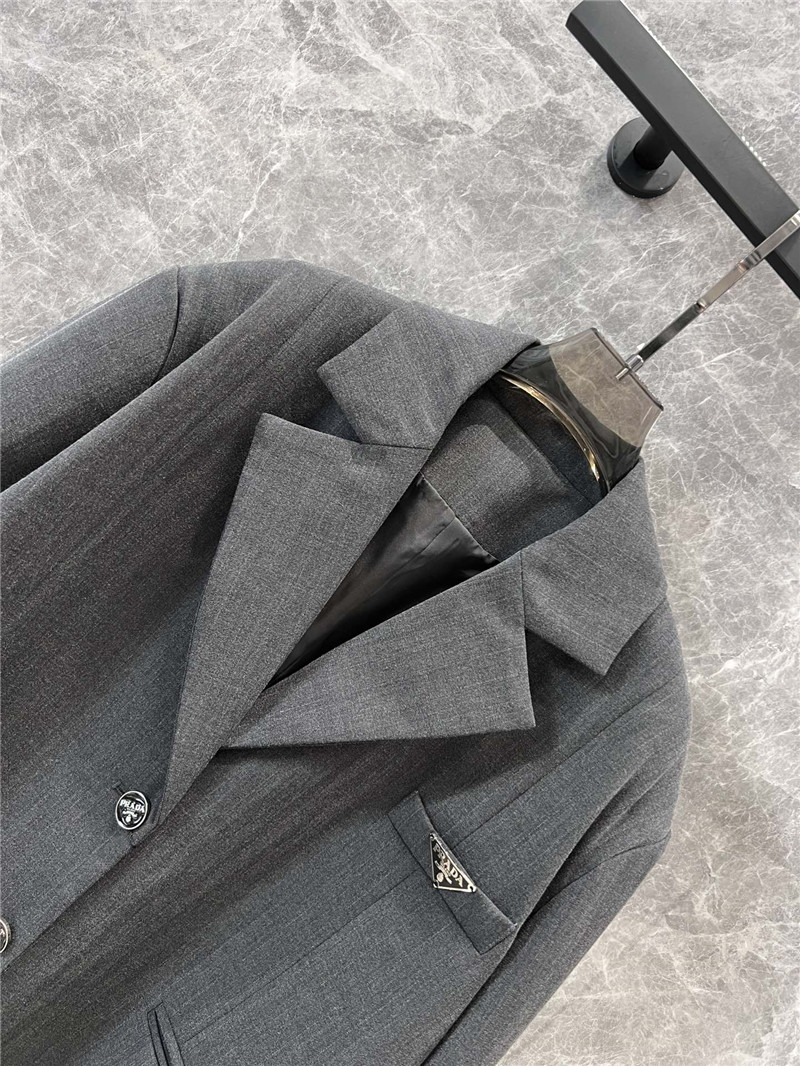 Pra*a suit jacket