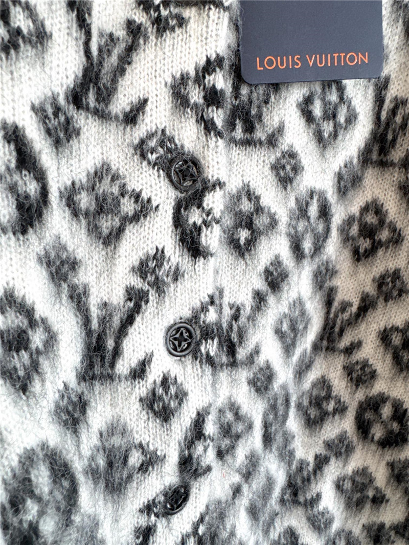 l0vis Vvtt0n lv new knitted jacket