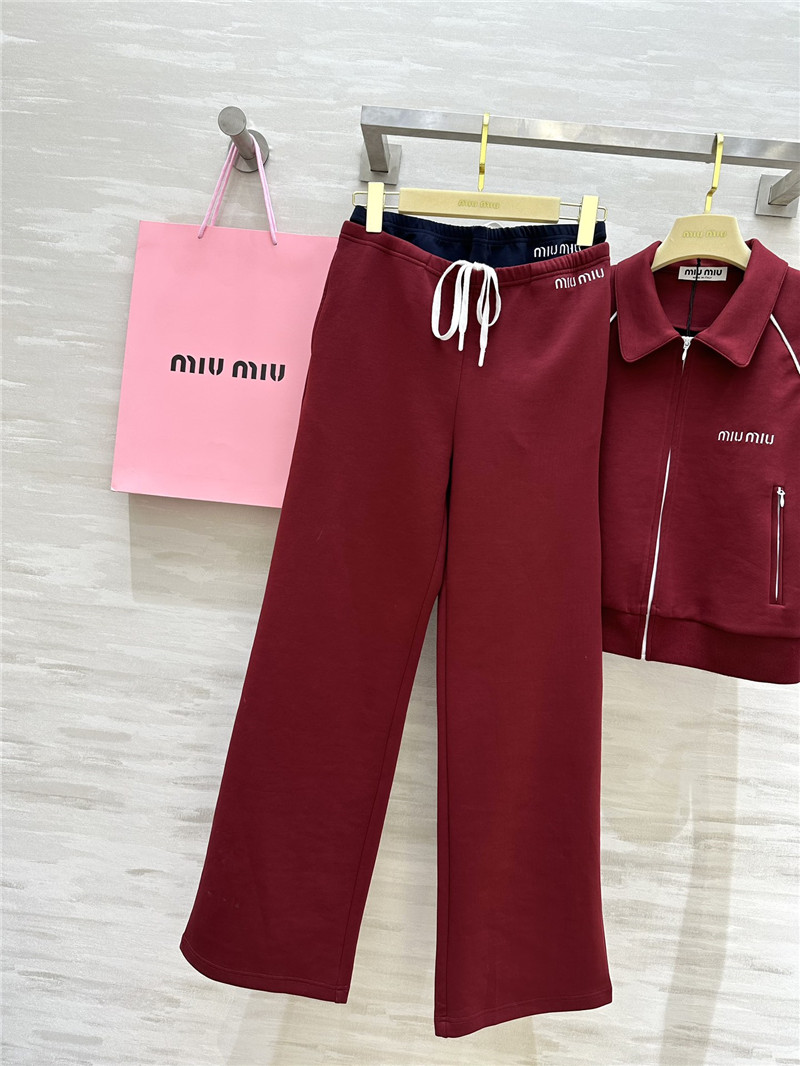 M1um1u sports suit