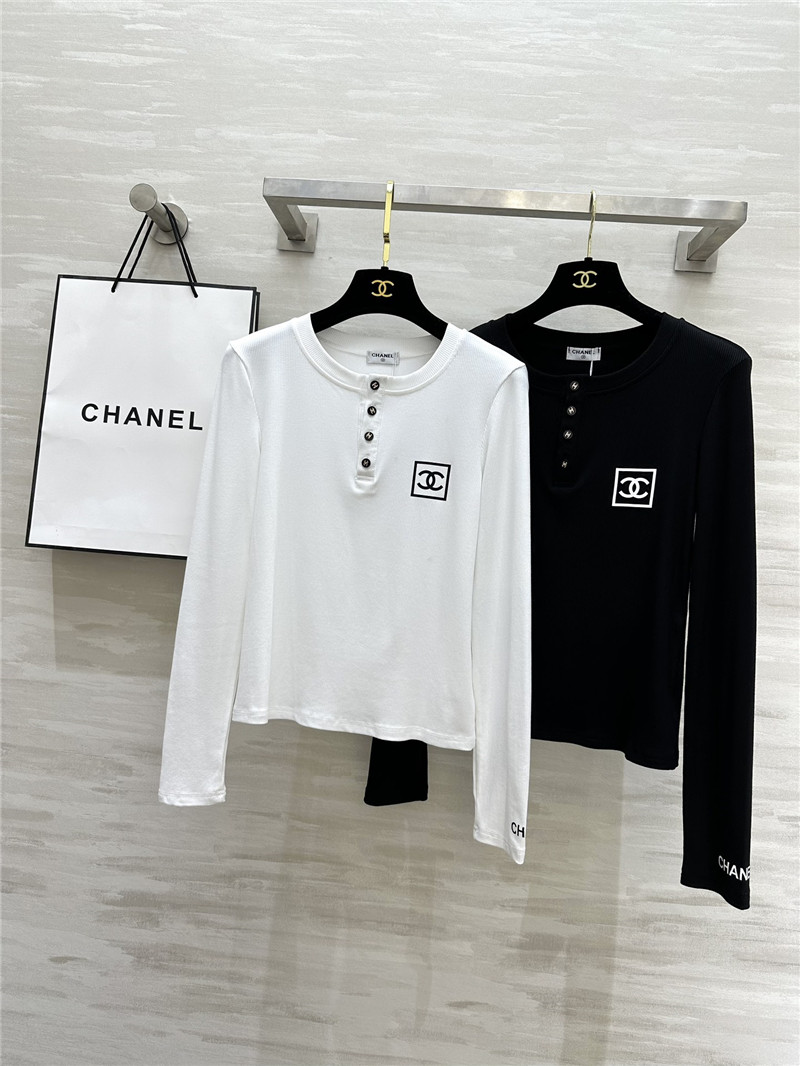 Ch**el logo embossed long sleeve top