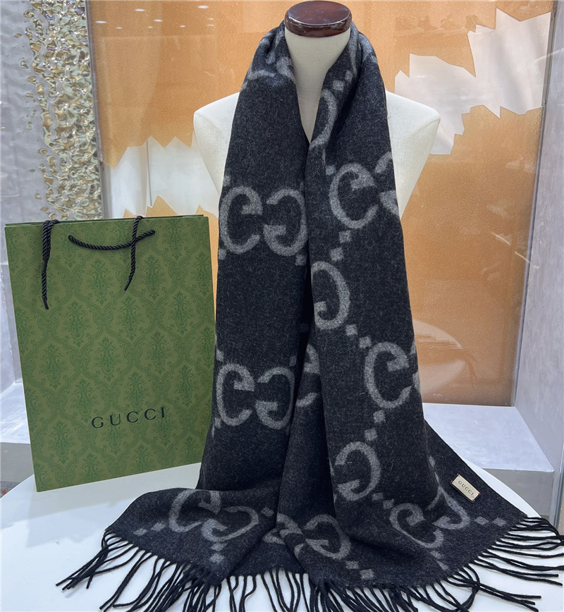 Gvc*1 cashmere jacquard scarf