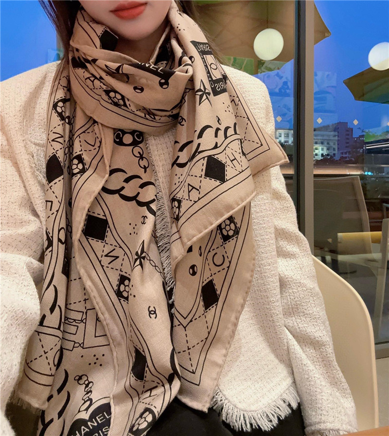 Ch**el chain logo long scarf