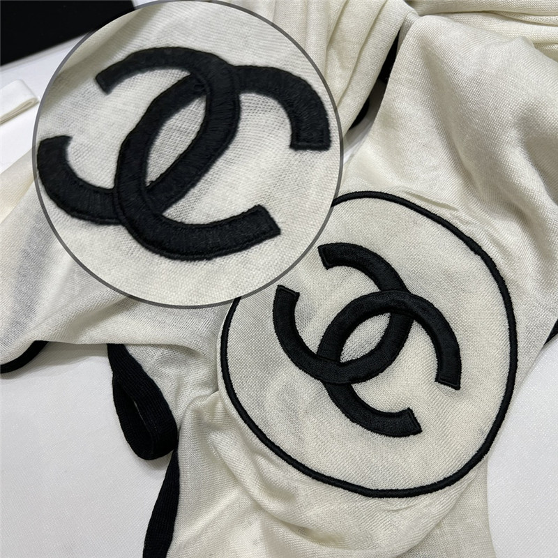 Ch**el velvet plain scarf