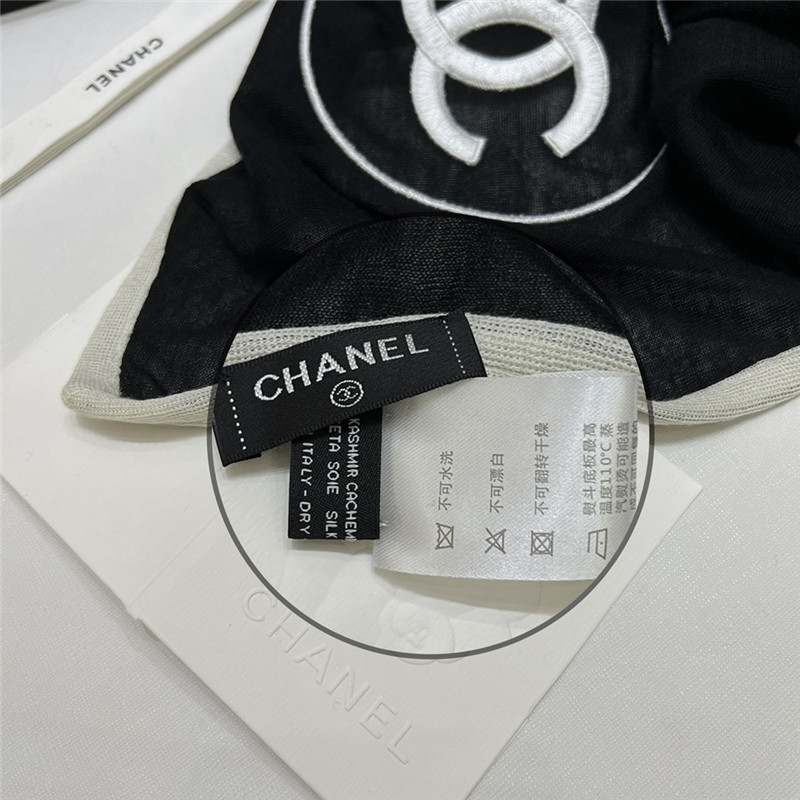 Ch**el velvet plain scarf