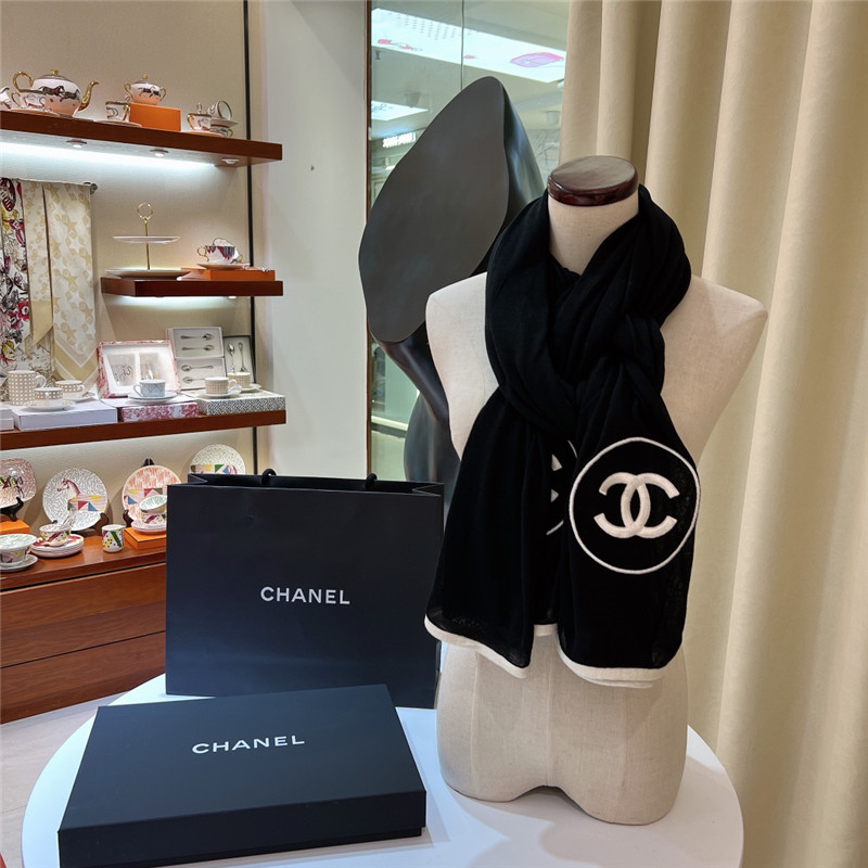 Ch**el velvet plain scarf