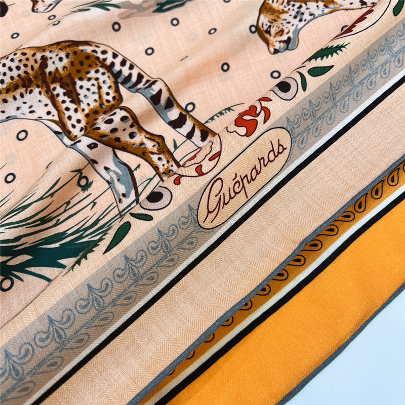 H**me5 double-sided silk scarf