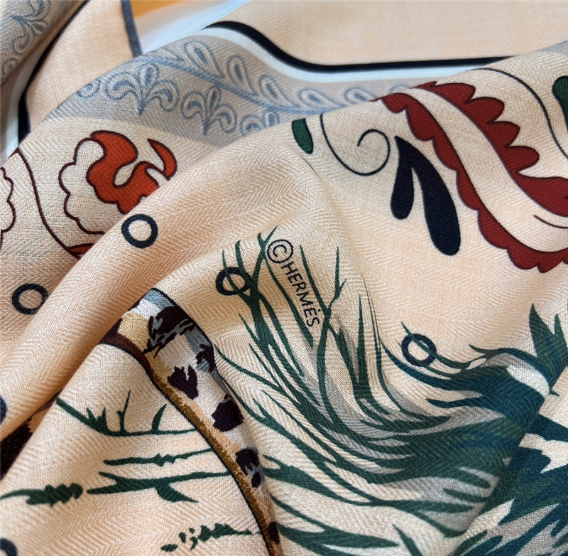 H**me5 double-sided silk scarf