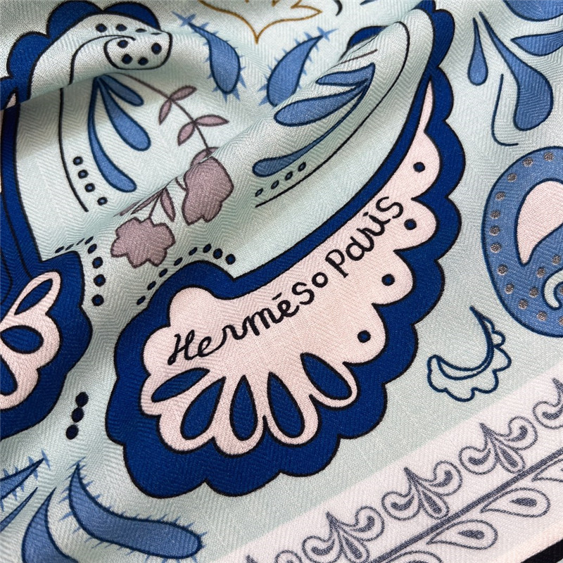 H**me5 double-sided silk scarf