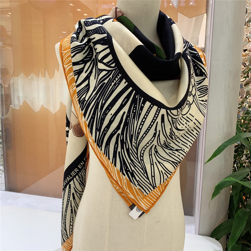 H**me5 double-sided same color square scarf