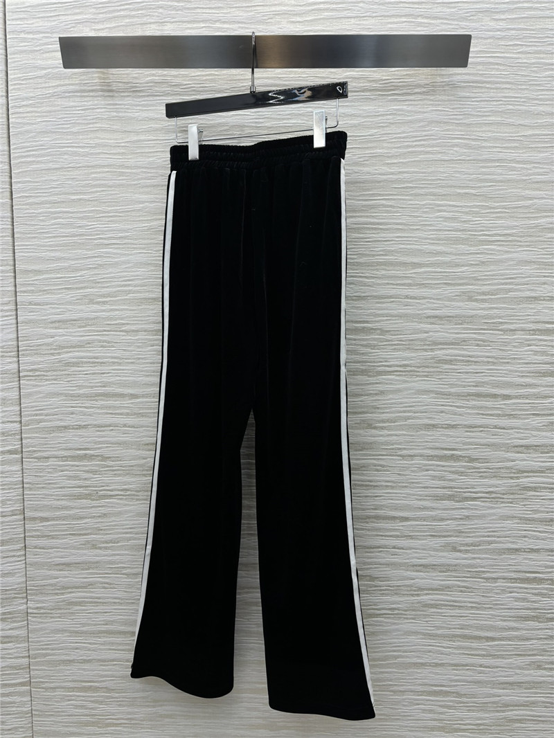 Ce1i*e hooded velvet suit