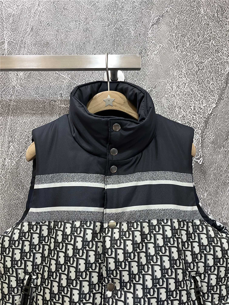 D10r two-way monogram vest