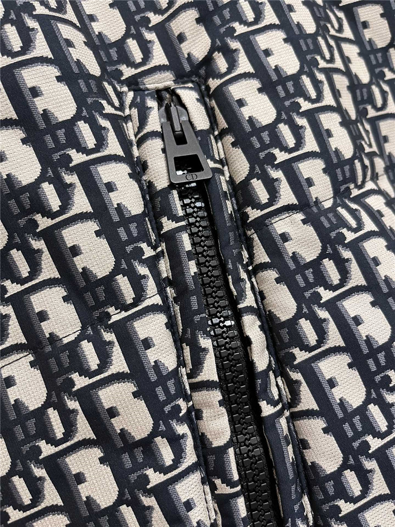 D10r two-way monogram vest