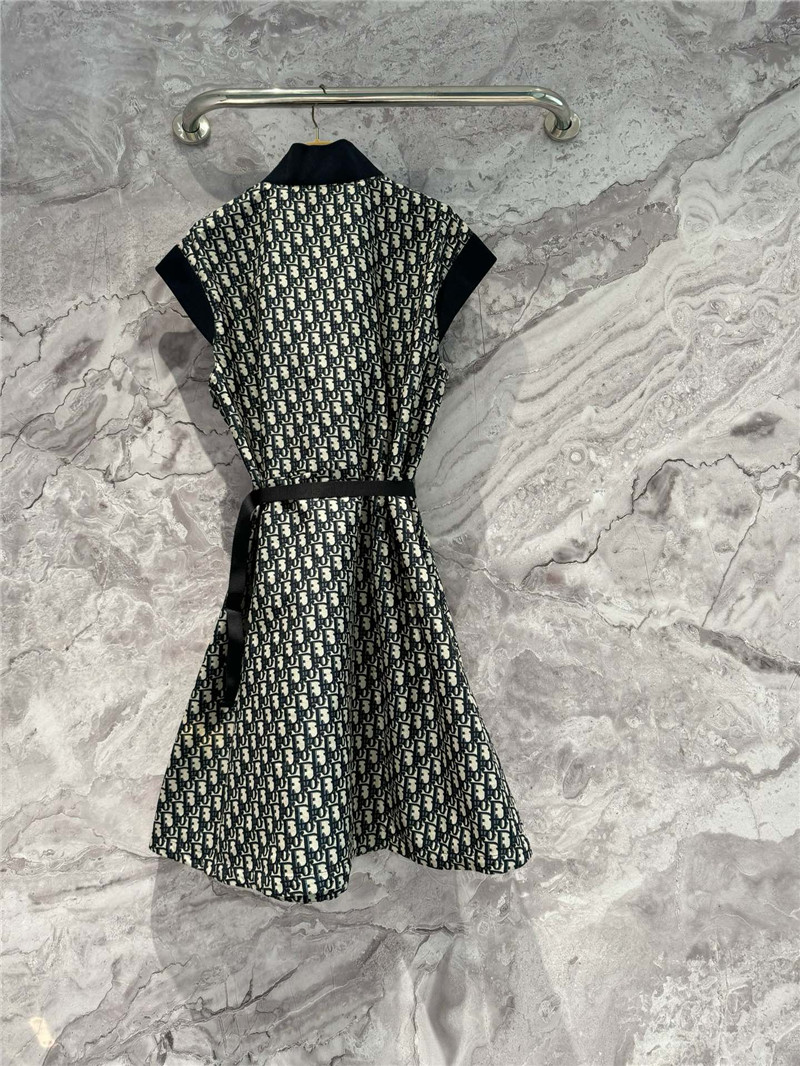 D10r old flower dress