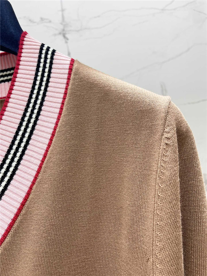 Bv*b*rry v-neck belt strap skirt rib sweater beige