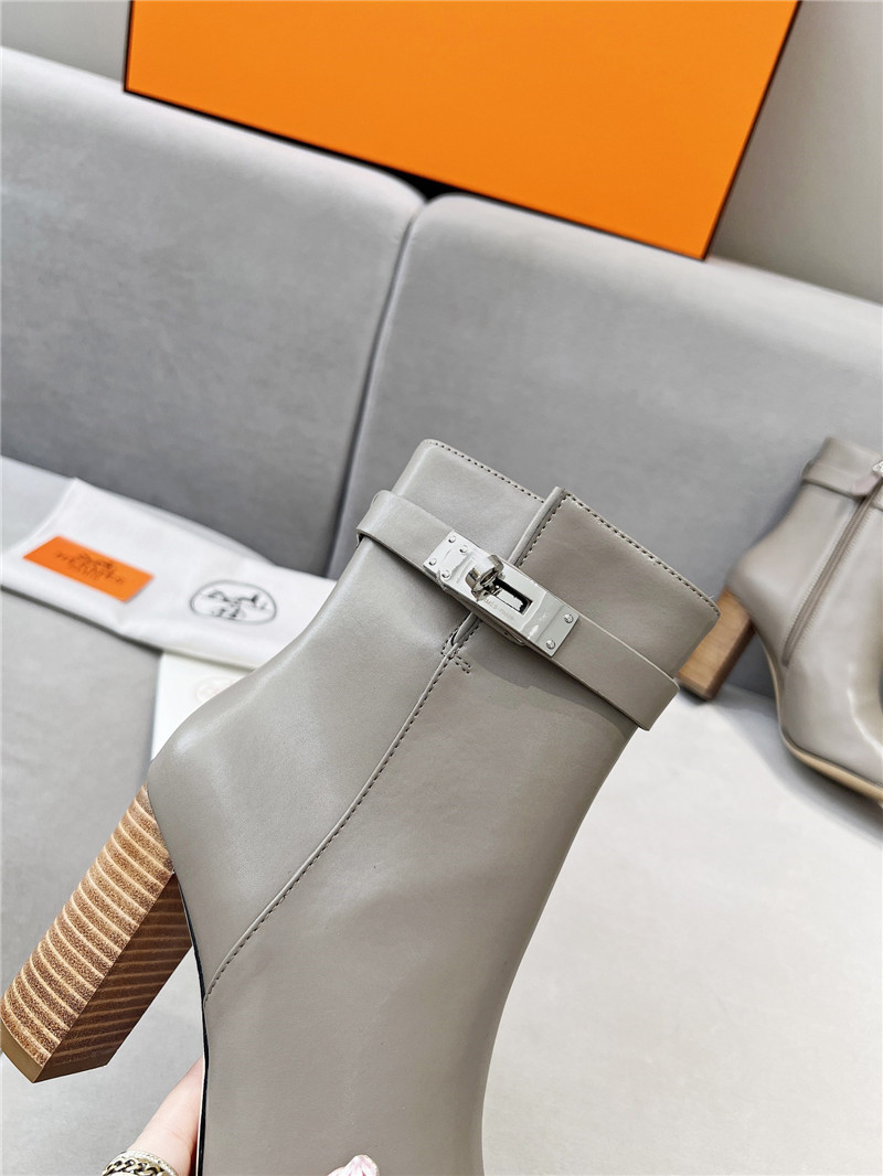 H**me5 saint germain women’s ankle boot in gray