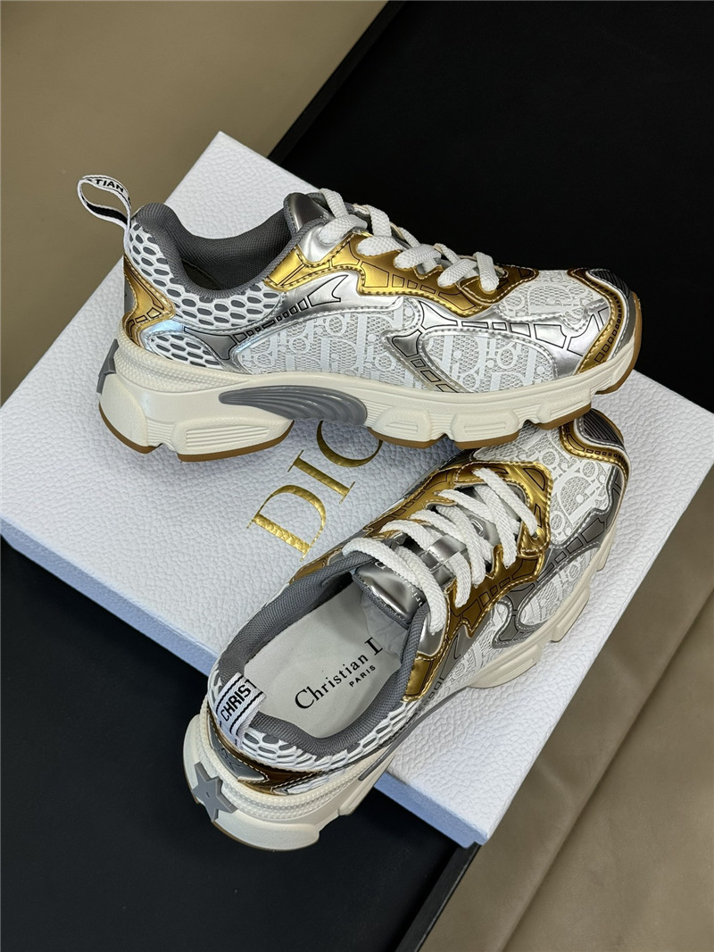 D10r vibe trainers gold