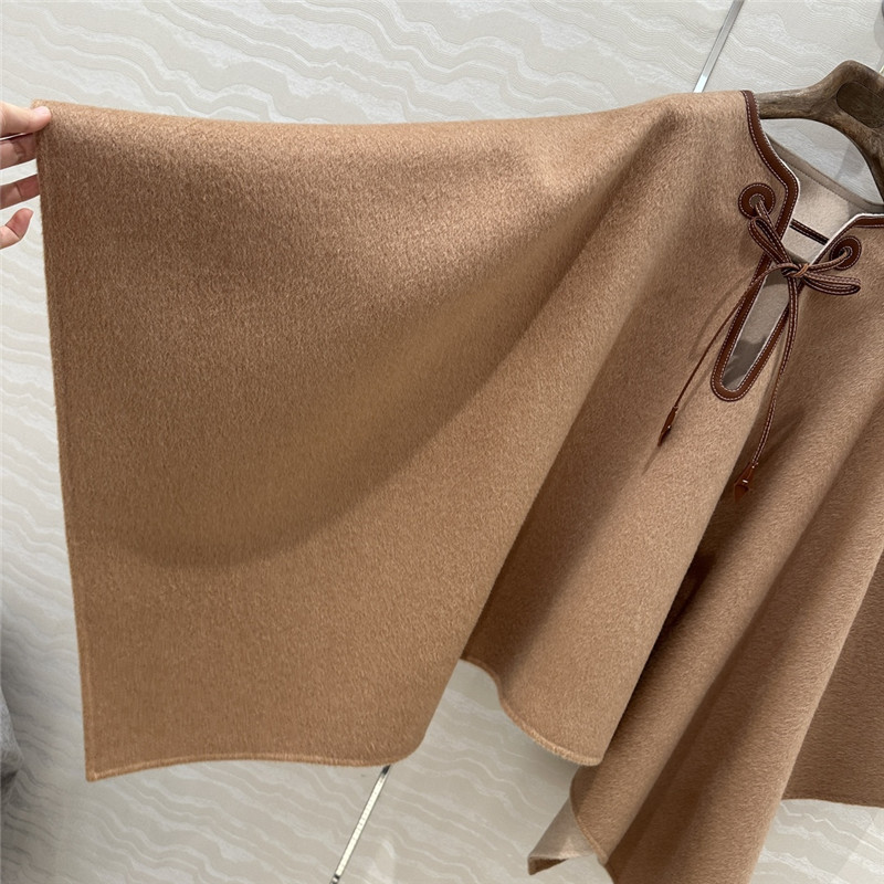 L0r0 P1ana cashmere cape