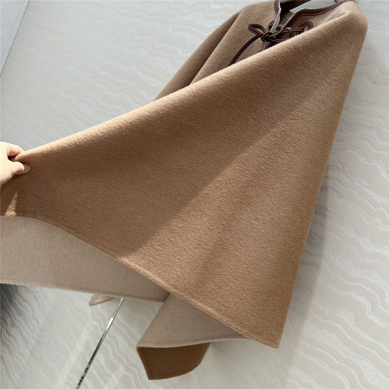 L0r0 P1ana cashmere cape