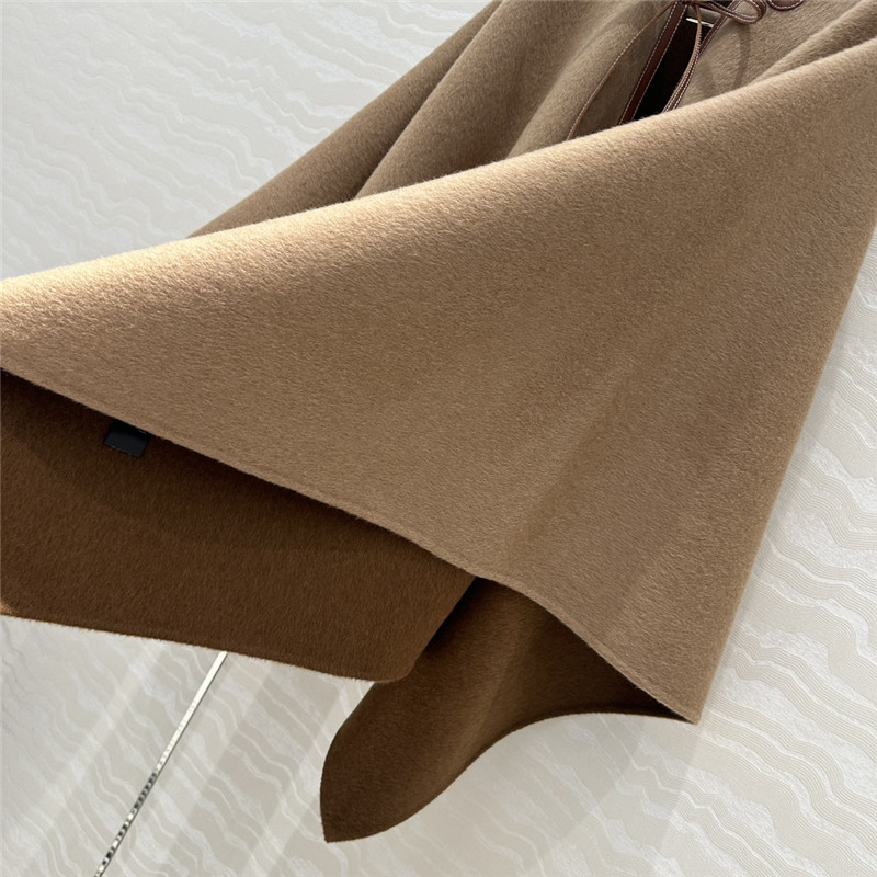 L0r0 P1ana cashmere cape