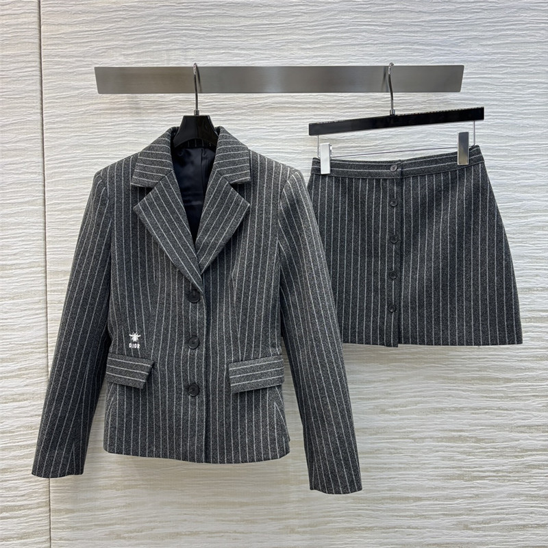 D10r striped suit