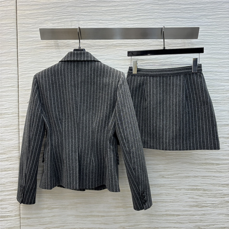 D10r striped suit