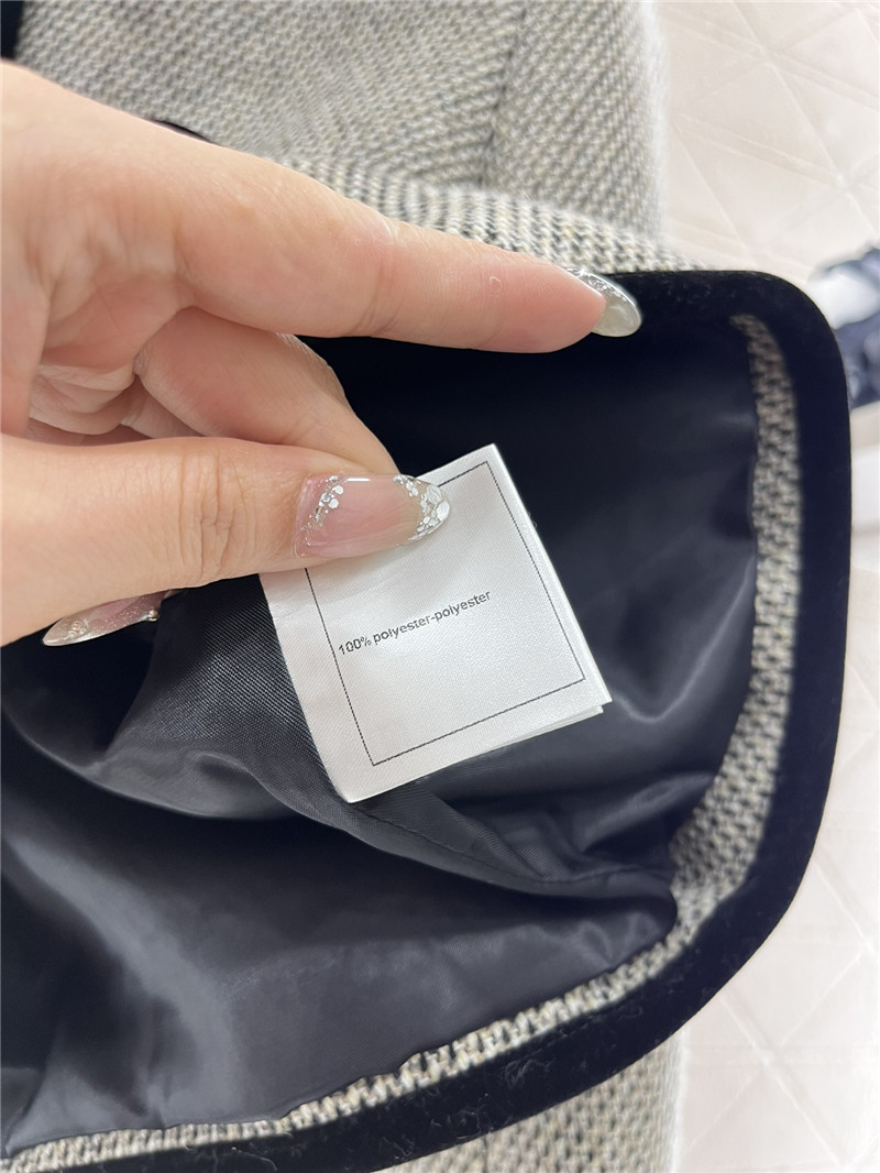 Ch**el wool brooch coat