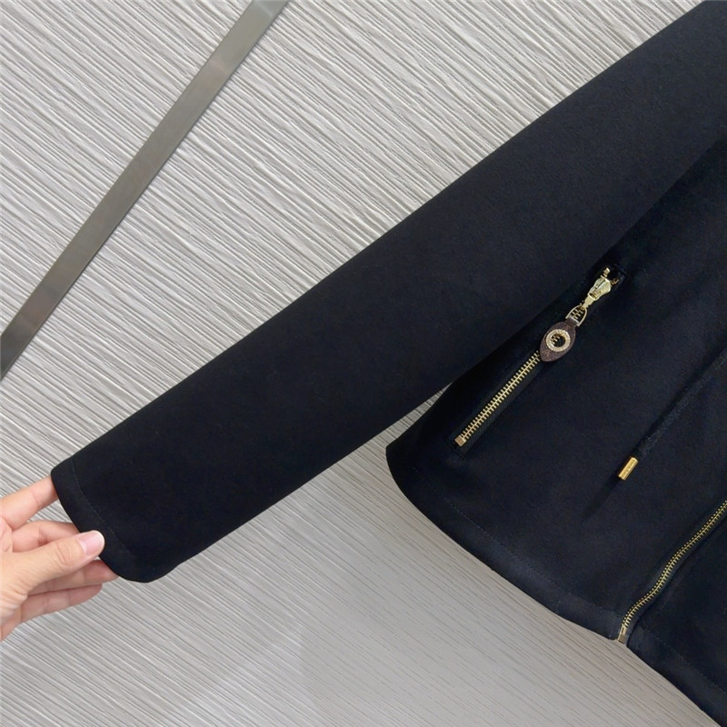 l0vis Vvtt0n lv casual sports suit