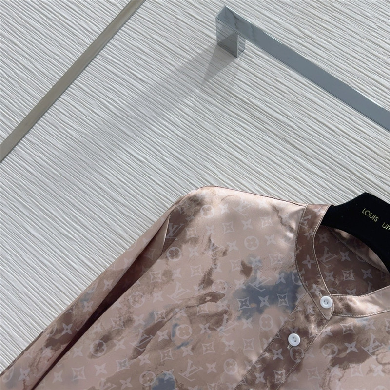 l0vis Vvtt0n lv new shirt