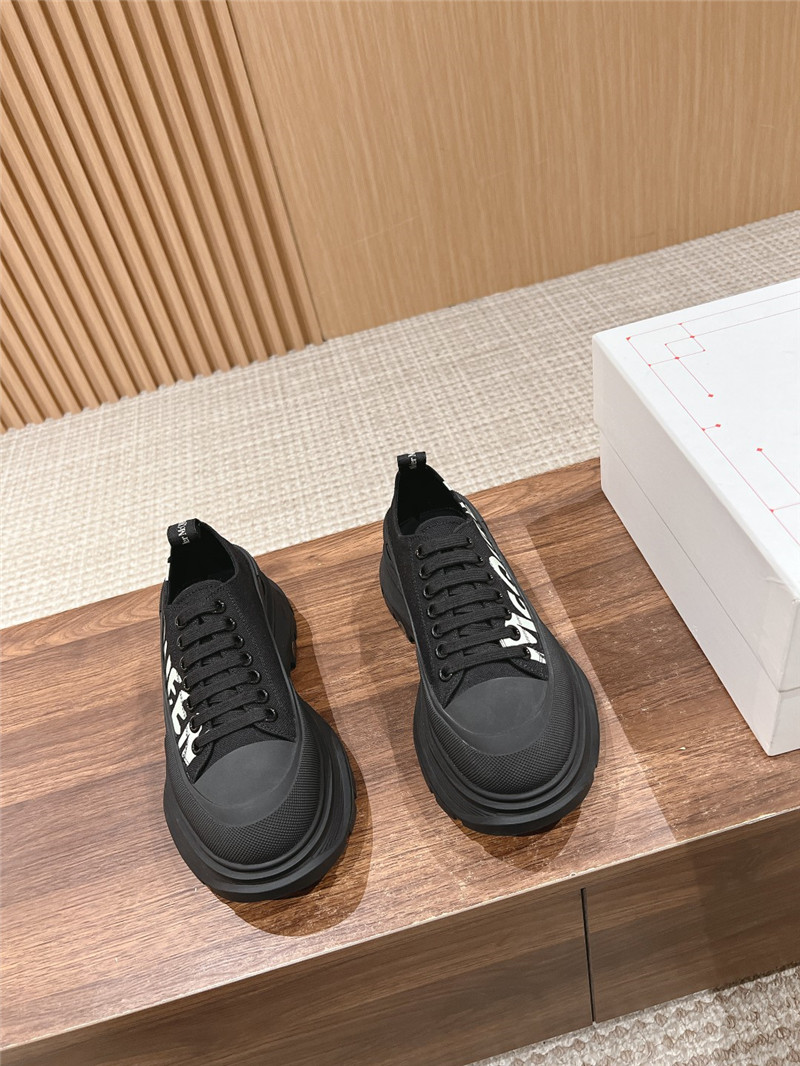 a1exa*der Mcqv*en tread slick canvas low top sneakers