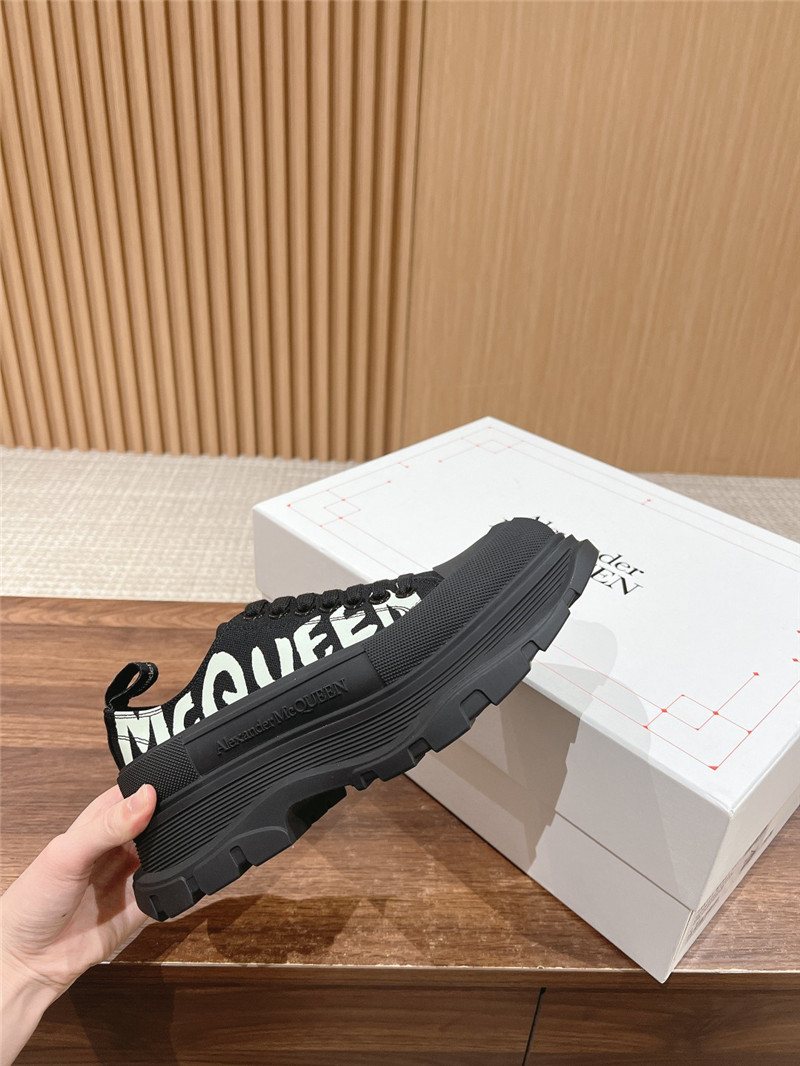 a1exa*der Mcqv*en tread slick canvas low top sneakers