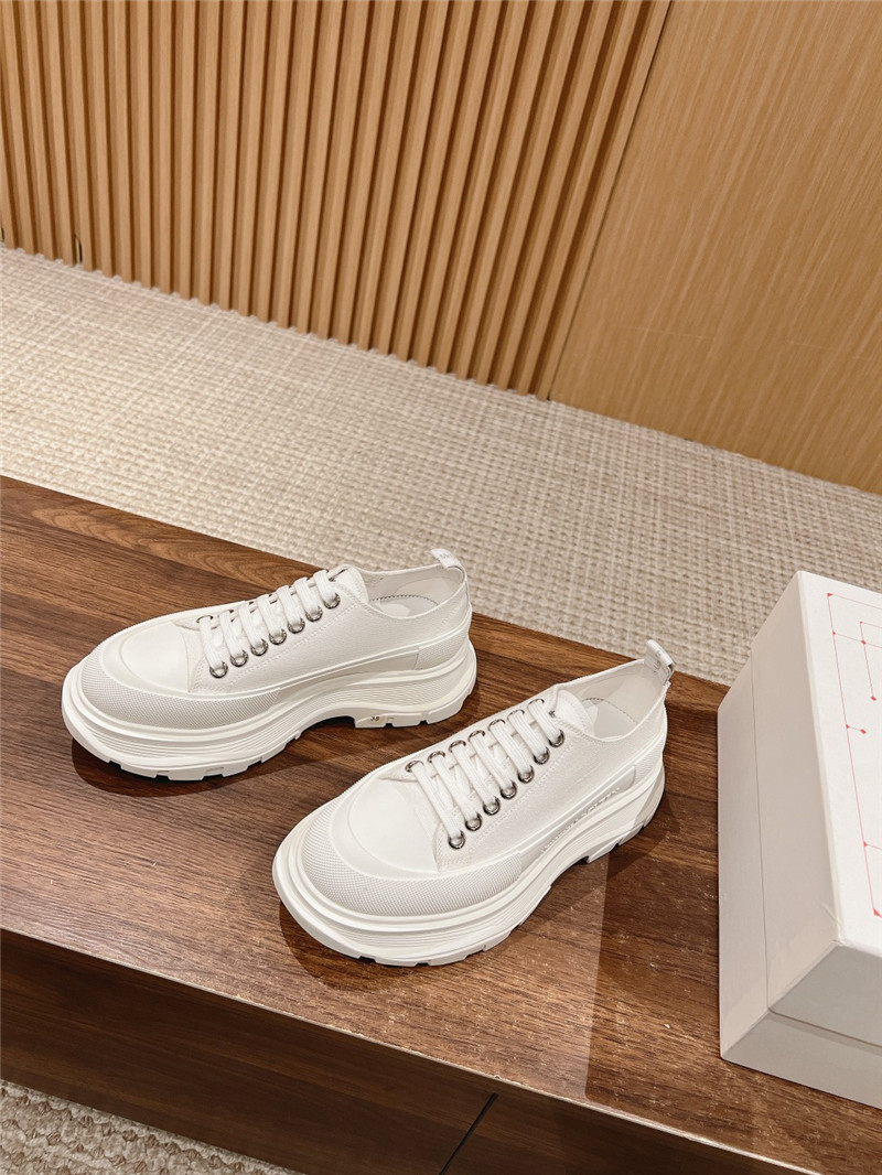 a1exa*der Mcqv*en white tread slick low top sneakers