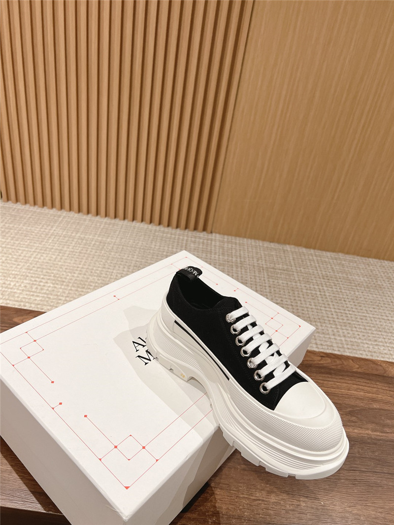 a1exa*der Mcqv*en tread slick lace-up sneakers