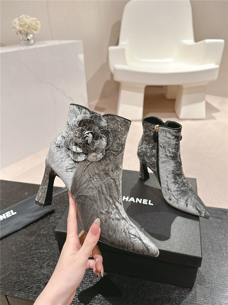Ch**el heel silver velvet pointed toe boots