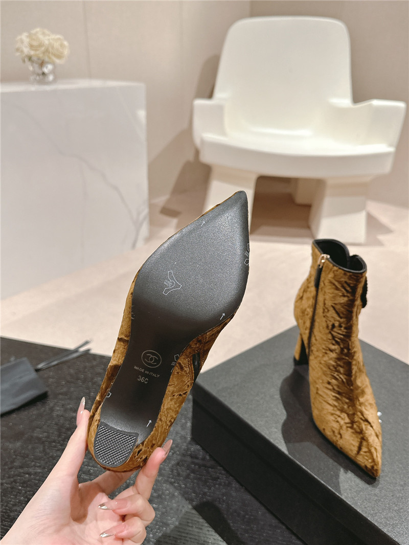 Ch**el heel gold velvet pointed toe boot