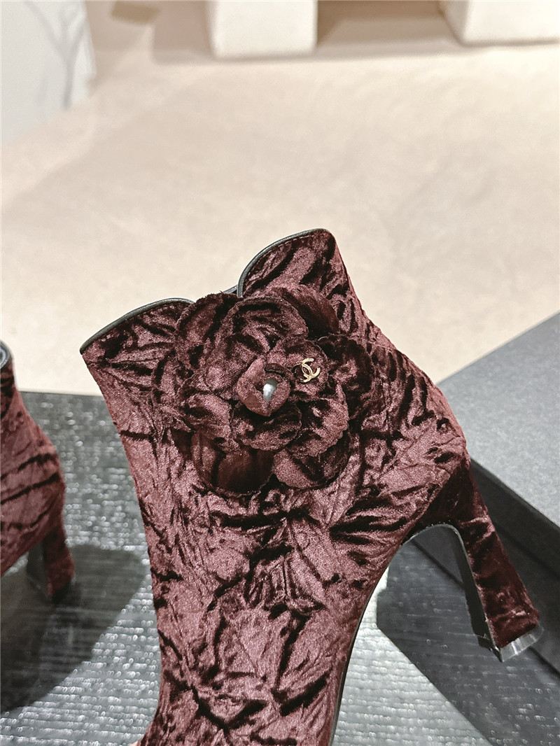 Ch**el heel burgundy velvet pointed toe boot