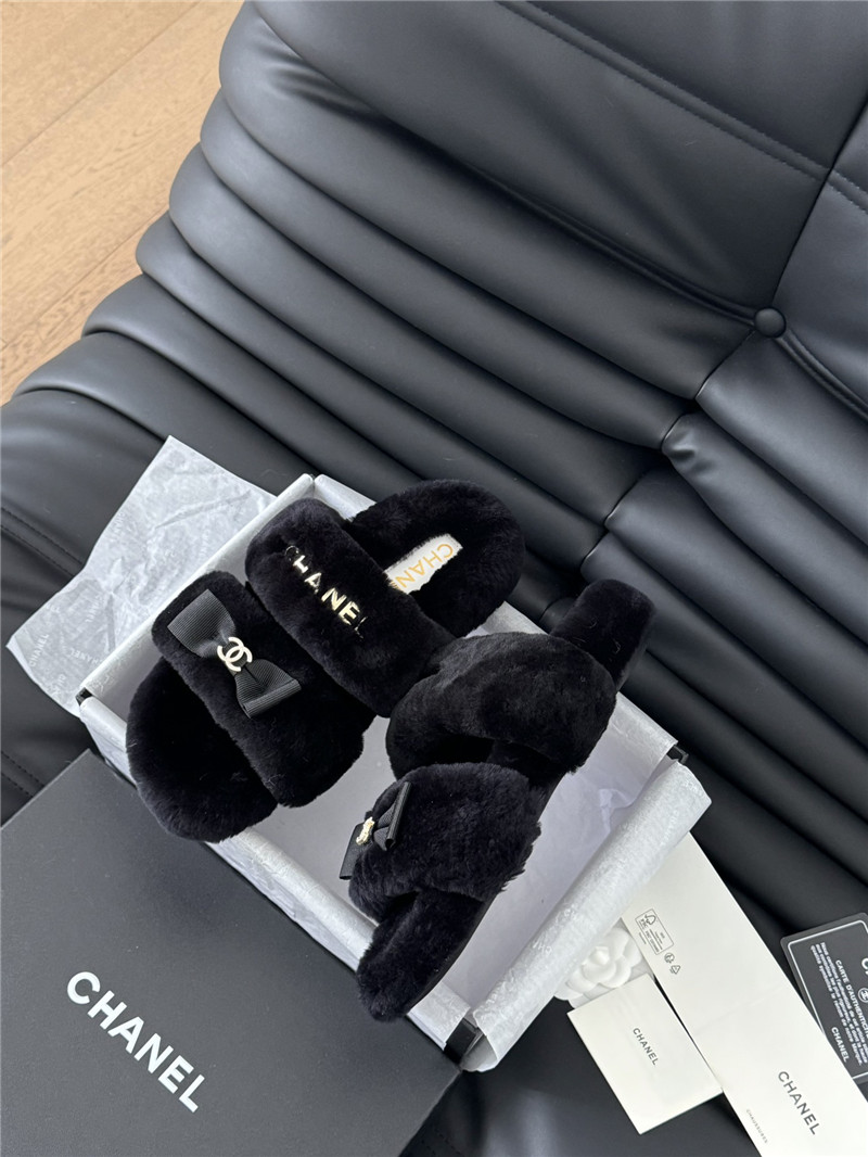 Ch**el bow black fur home slippers