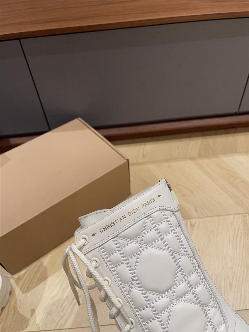 D10r d-unit white ankle boots